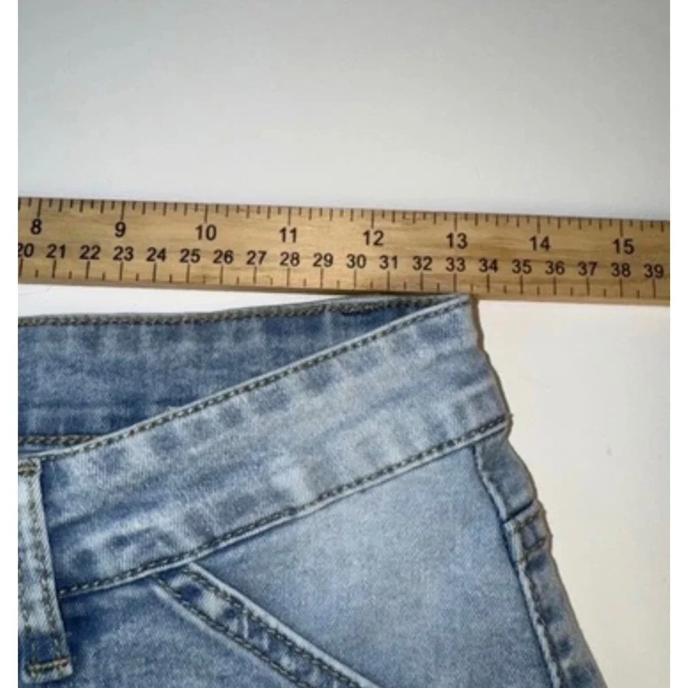 Women's Denim Cargo Shorts Light‎ Wash Size 30 (W26) Stretch Medium Rise